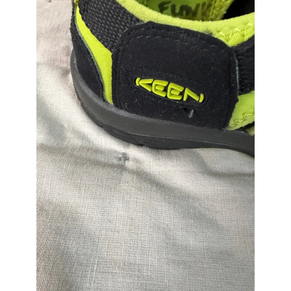 Keen Newport H2 Water Sandals Women Youth‎ SZ 5 Lime Green Outdoor Hiking Trail